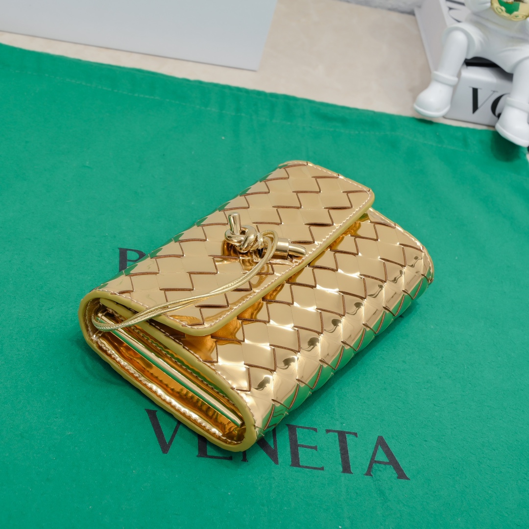 Bottega Veneta Clutch Bags